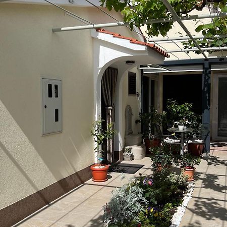 Appartamento Ela I Gabi Omišalj Esterno foto