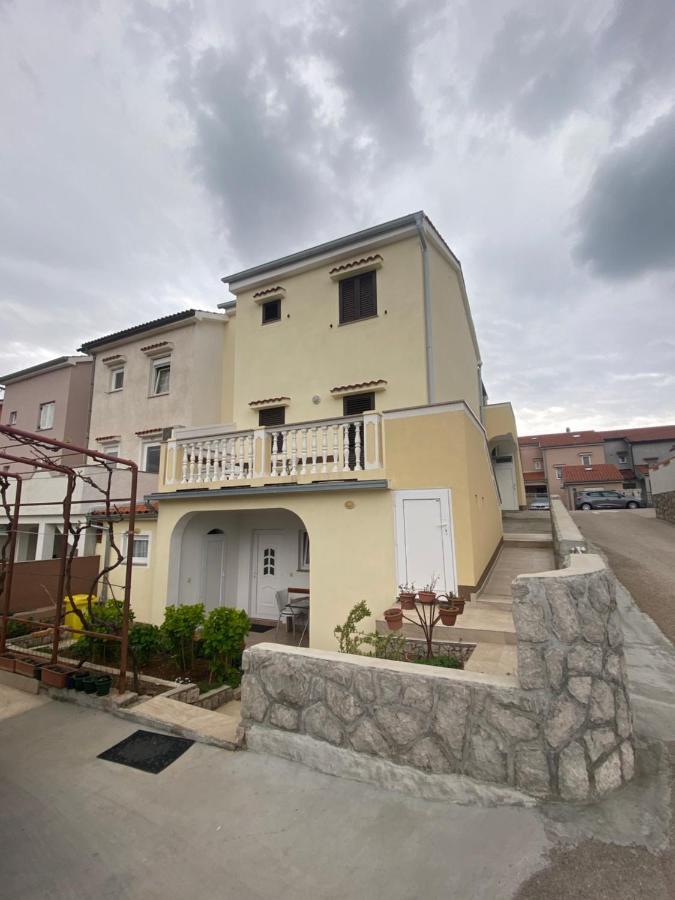 Appartamento Ela I Gabi Omišalj Esterno foto